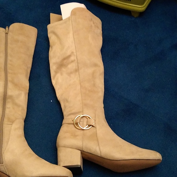 Knee high boots - Picture 5 of 7